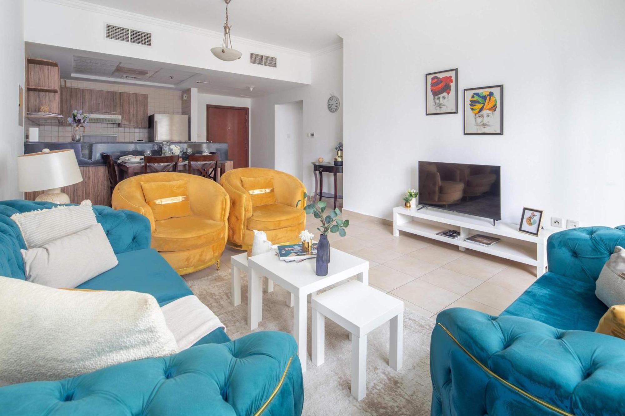 Frank Porter - Al Noujoum Tower Apartment *