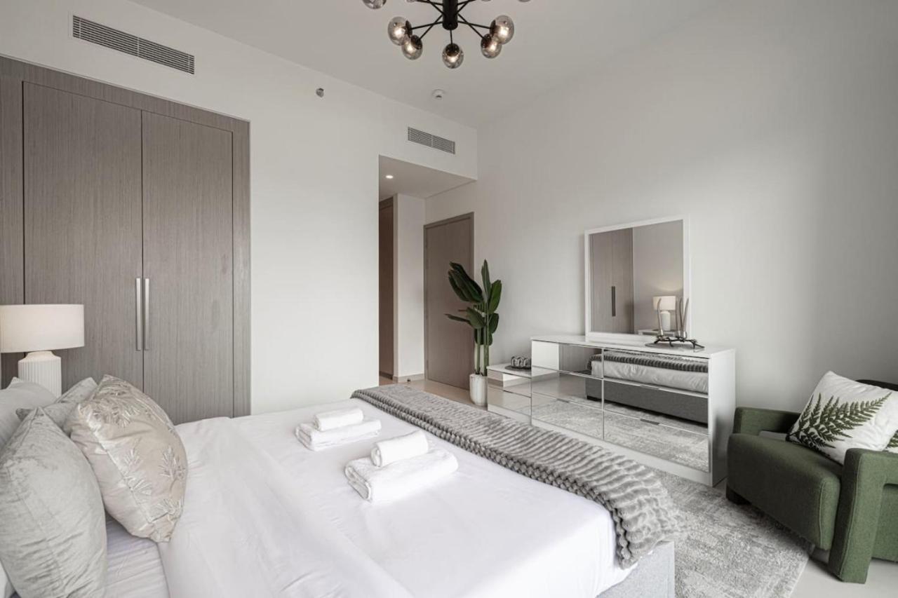 Modern 2br Steps From Mall * Dubai