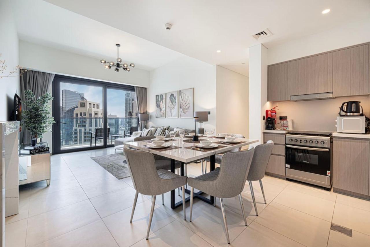 Apartment Modern 2br Steps From Mall *