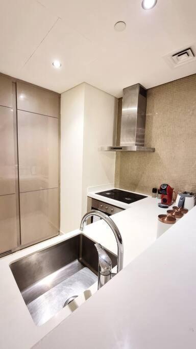 Luxury Paramount A662 *
