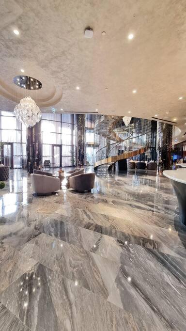 Luxury Paramount A662 * Dubai