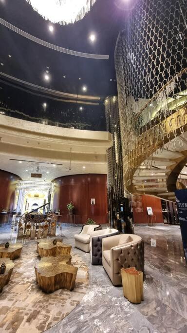 Luxury Paramount A662 Apartment