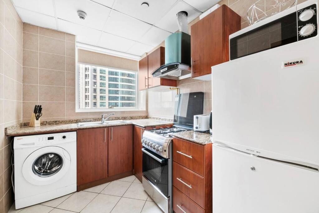 Stonetree - Marina Pinnacle 1 Bedroom - Partial Marina View Daire