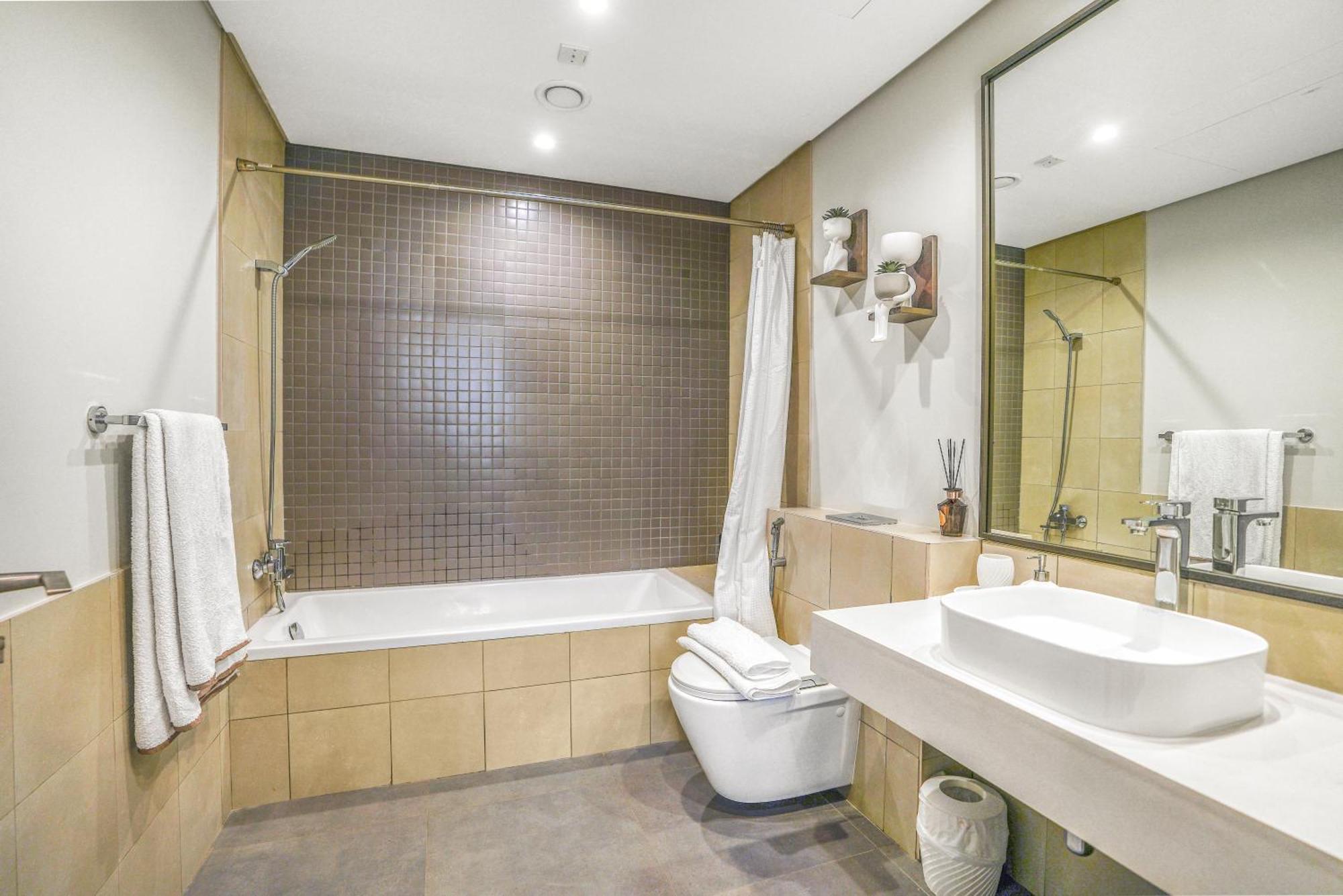 Sea View Located On The 39th Floor With Rooftop Pool Close To World Trade Centre Apartment
