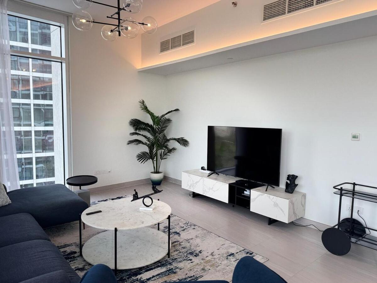 Ashri Luxe Spacious Near Metro, Frame Apartment Dubai