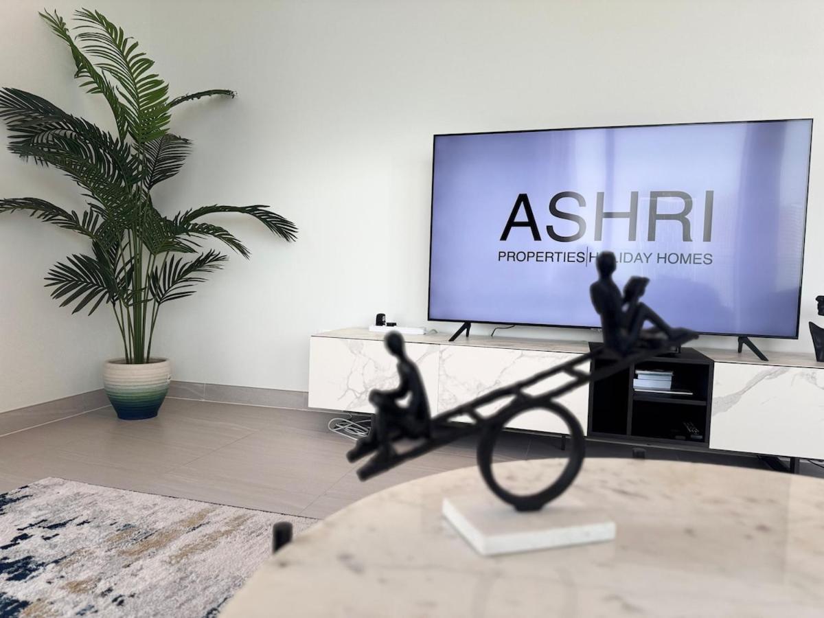Apartment Ashri Luxe Spacious Near Metro, Frame