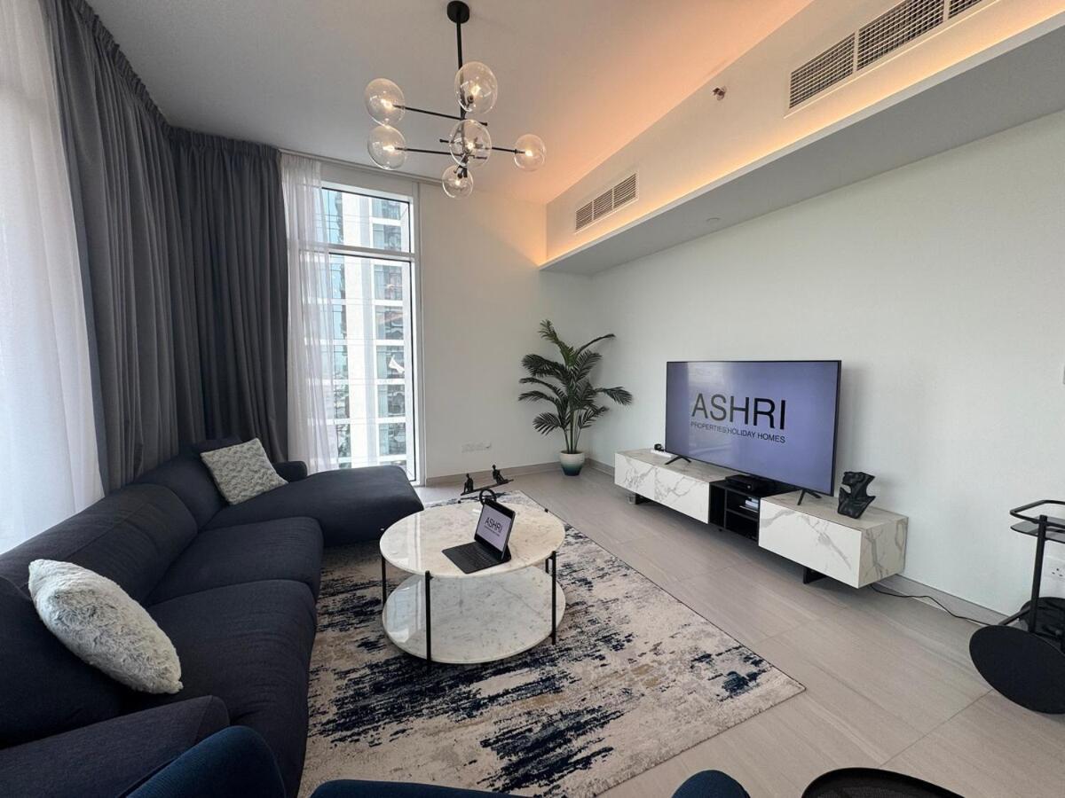 Ashri Luxe Spacious Near Metro, Frame