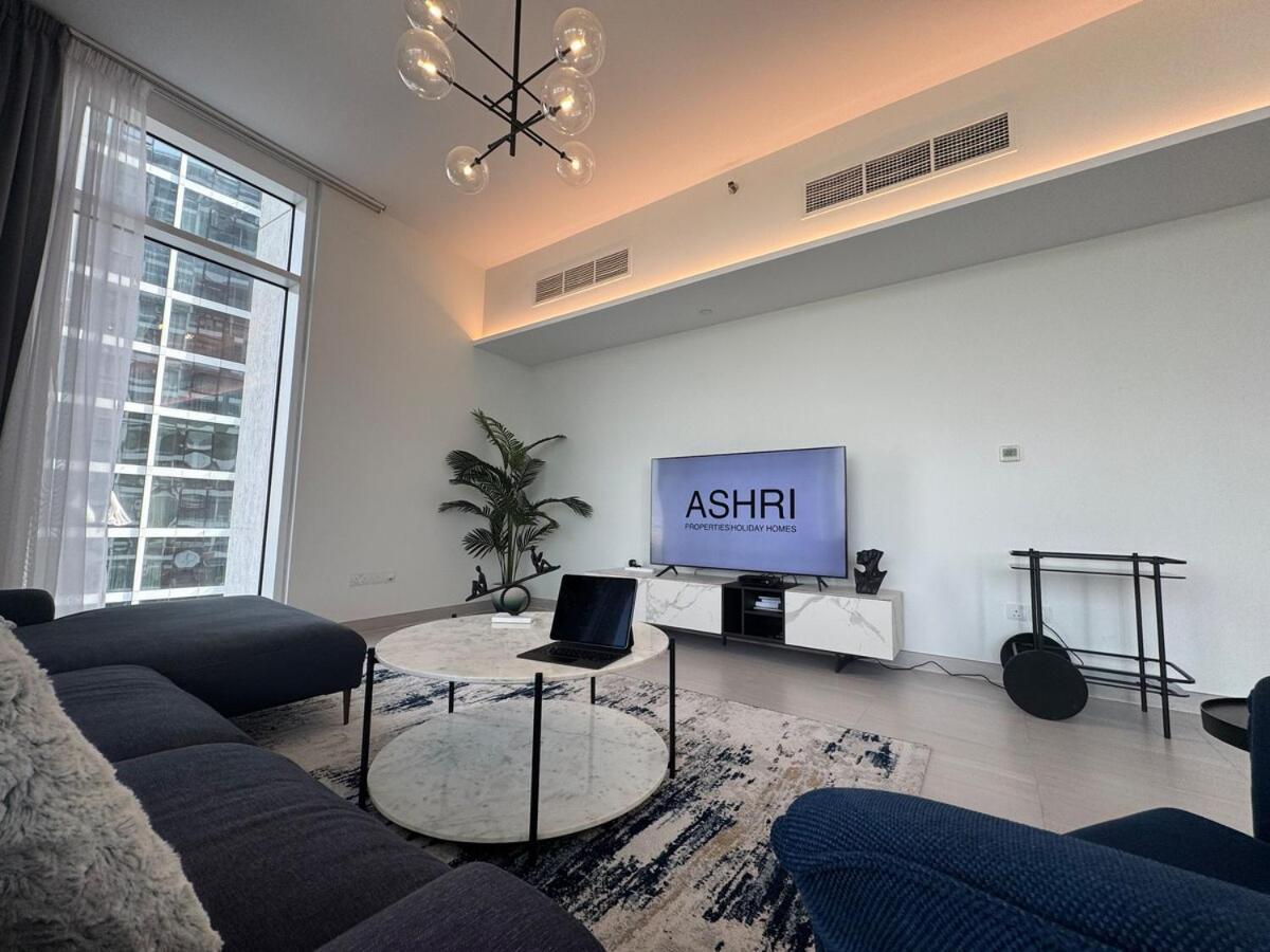 Ashri Luxe Spacious Near Metro, Frame