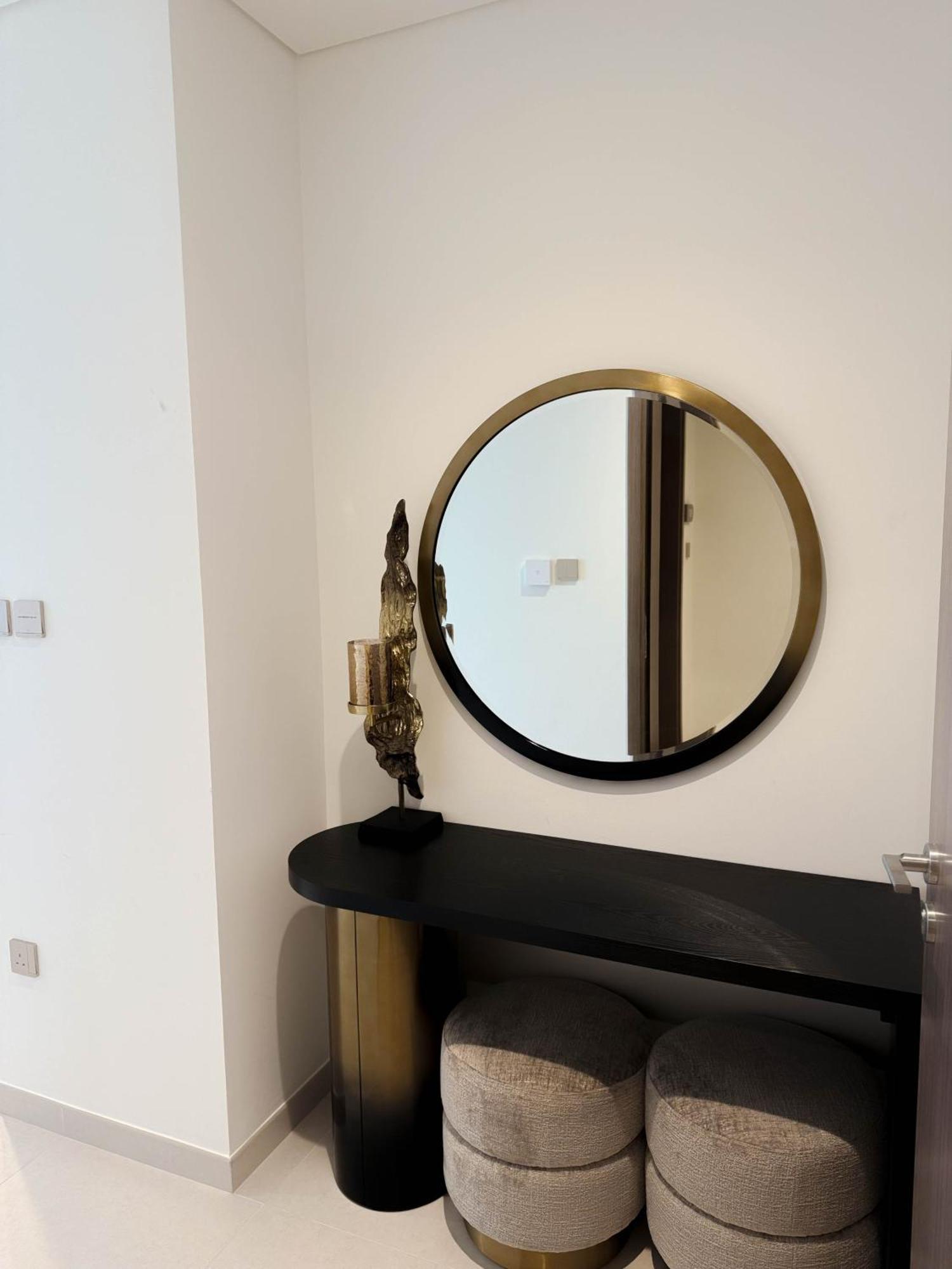 Ina Homes - Burj Royal 1 Bedroom Stylish Apartment Dubai