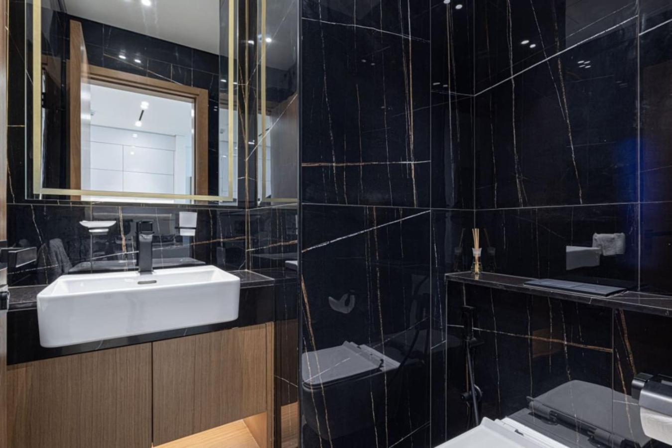 Apartment Large New Pool In Jvc Community *