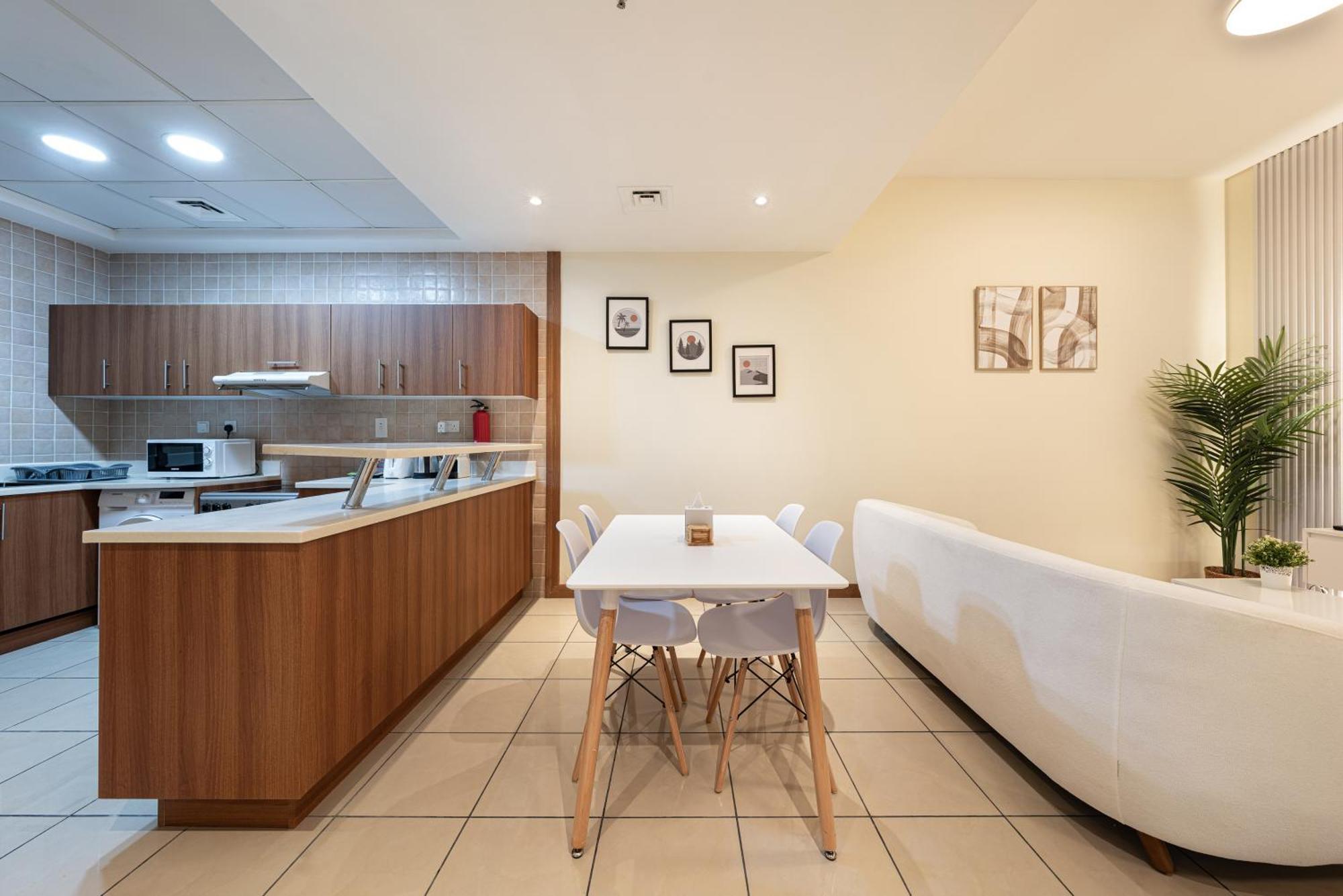 Apartment Spacious Upgraded & Elegant - 1br *