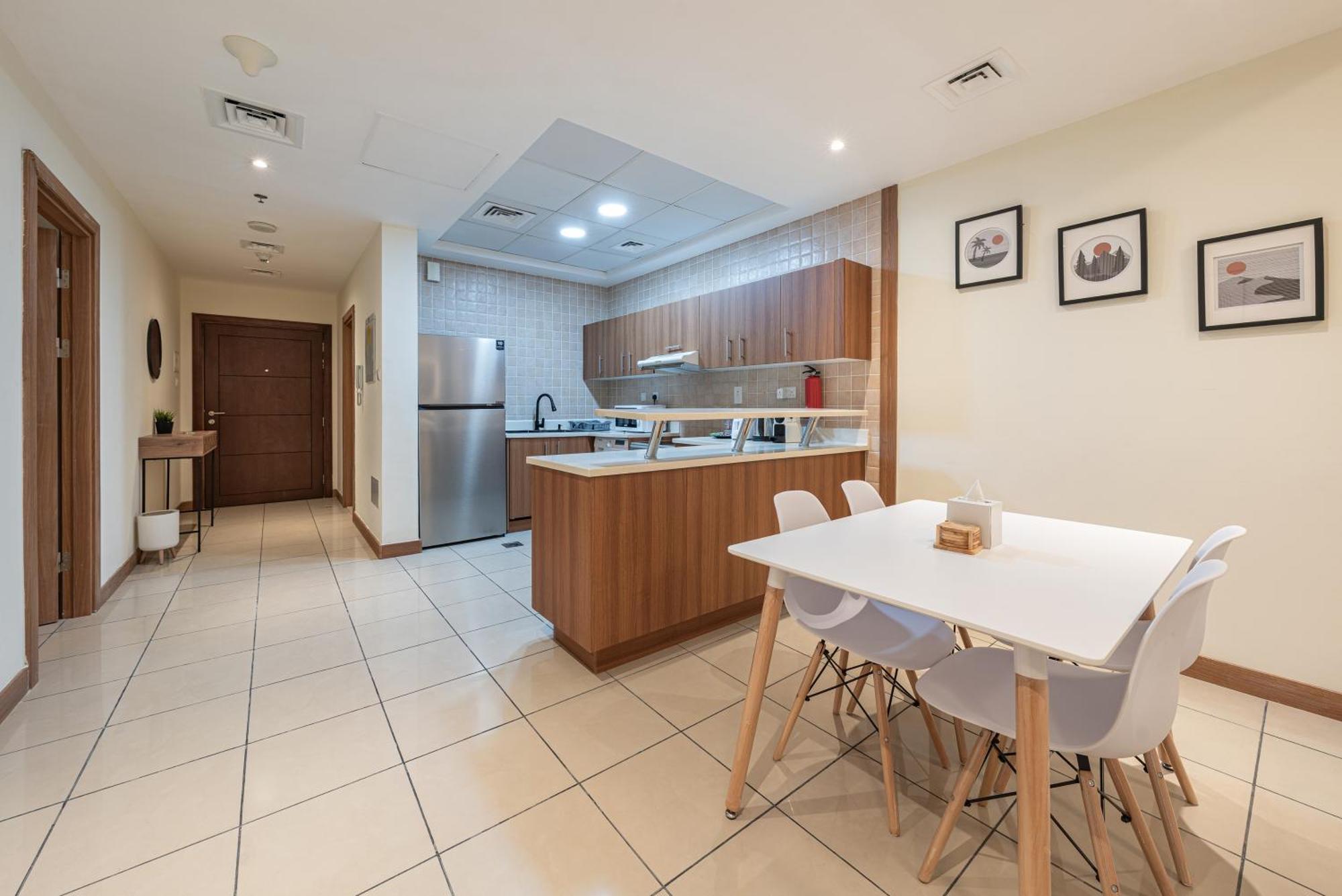 Apartment Spacious Upgraded & Elegant - 1br