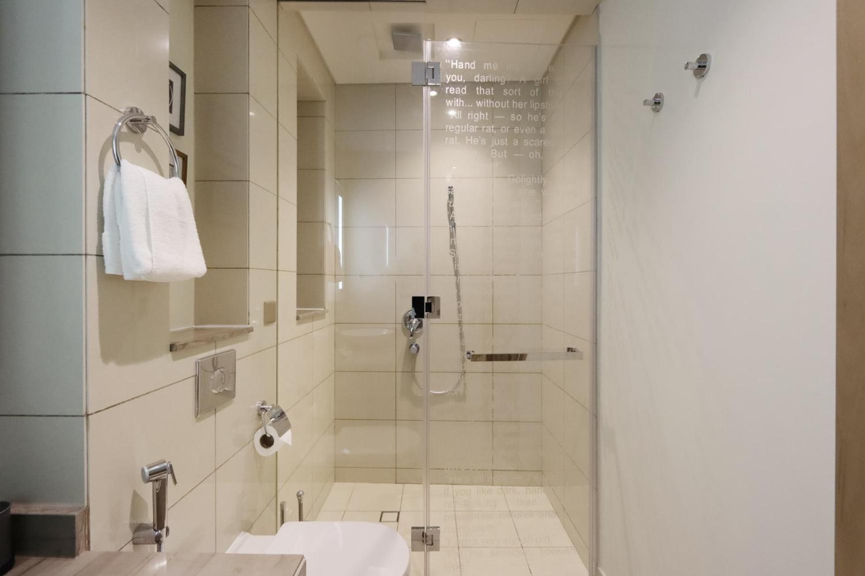 2br Oasis In Damac Towers By Livbnb Dubai