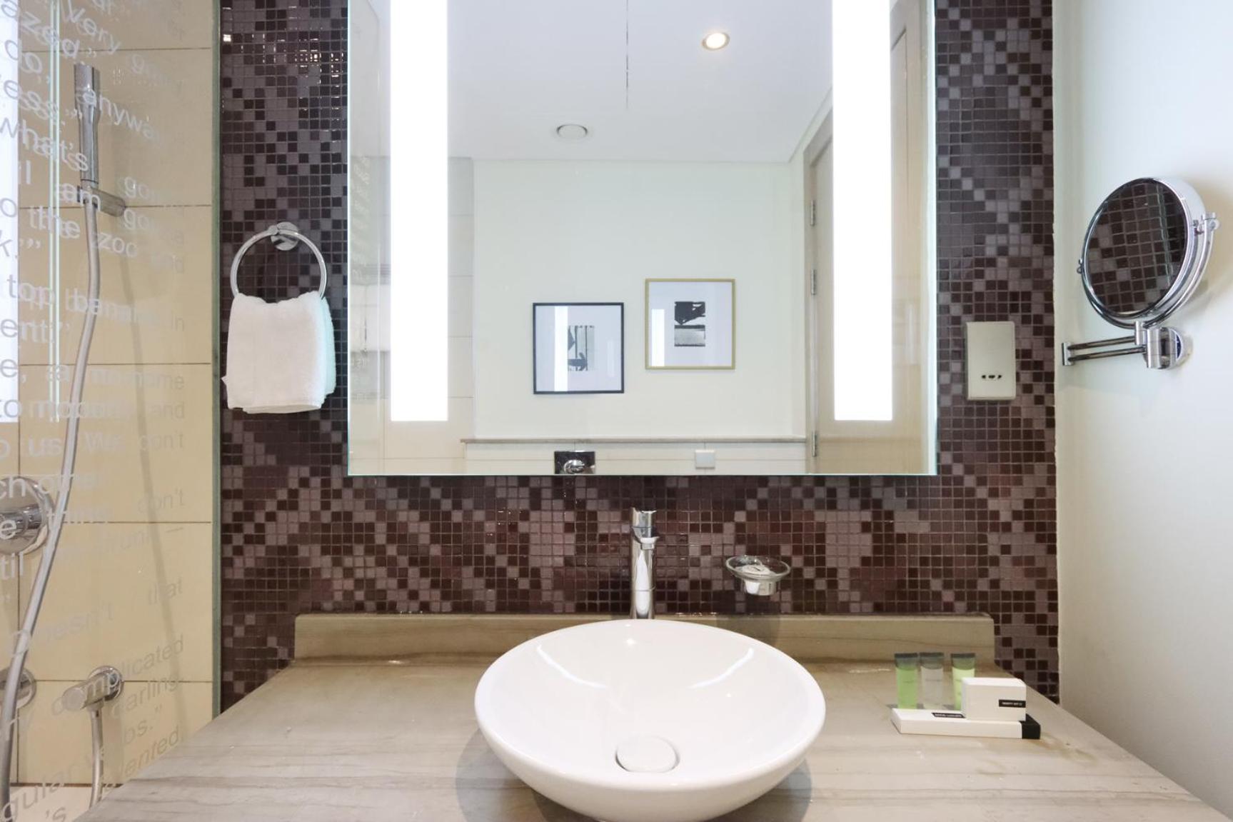 2br Oasis In Damac Towers By Livbnb Apartment Dubai