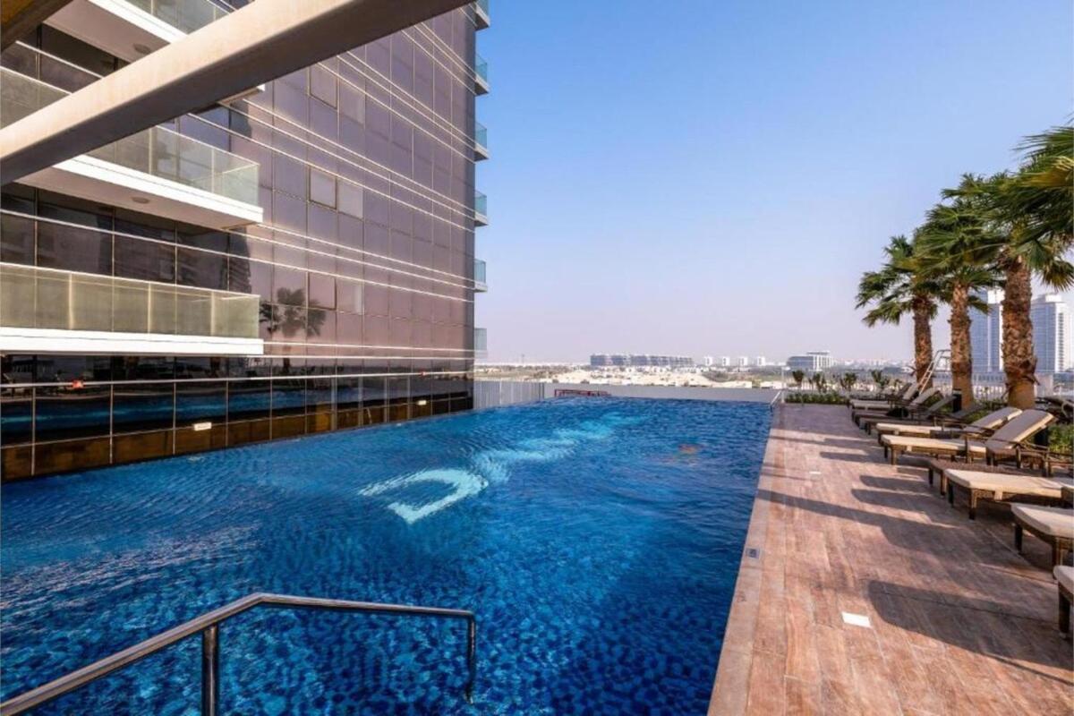 Daire Havn - 1 Bed In Damac Hills 1, Golf Course View Dubai