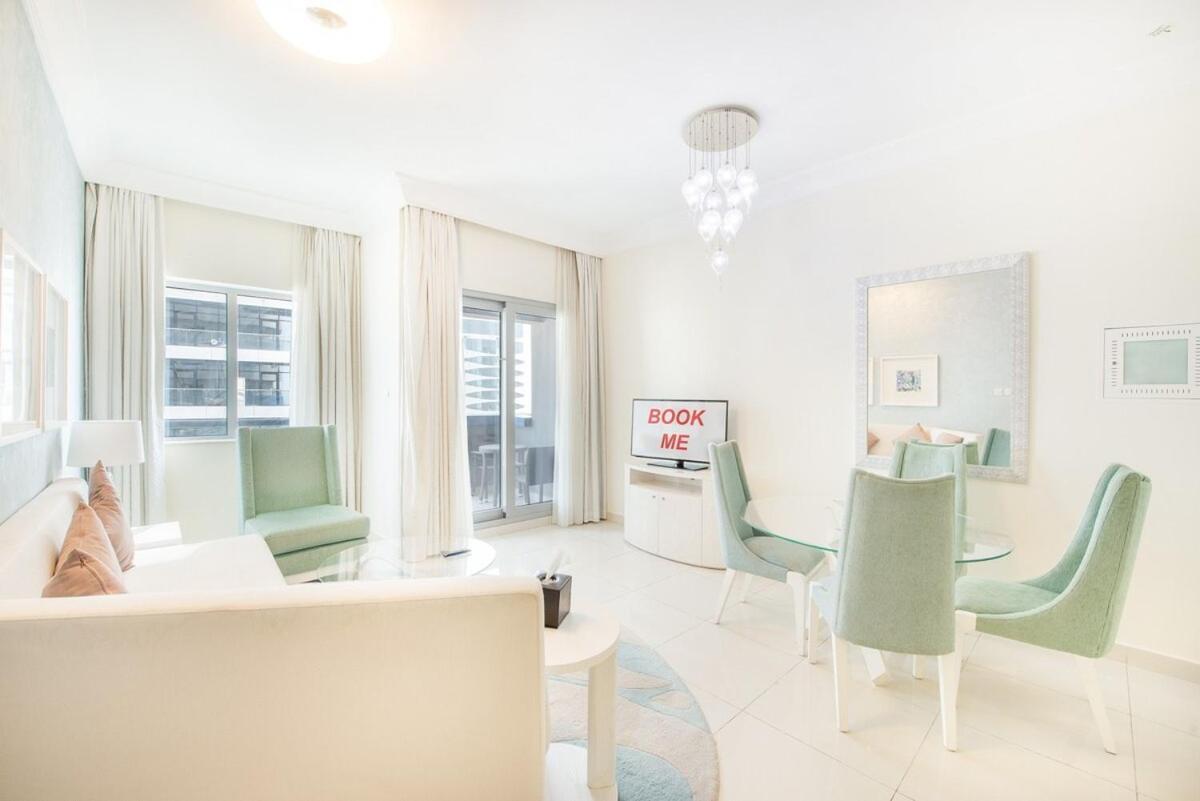 Elegant 1-bedroom For 2 At Downtown With Stunning Canal & Skyline Views Apartment