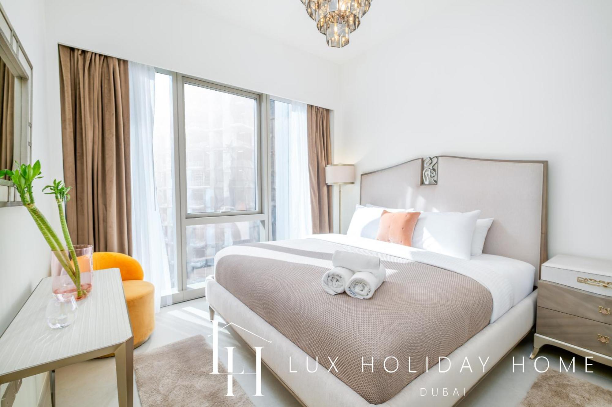 Lux The Grande Signature Skyline Dubai