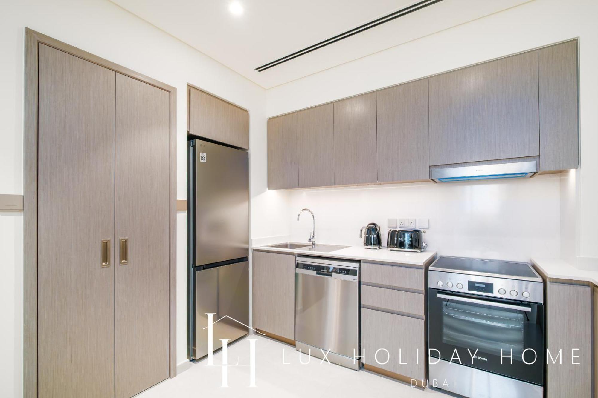 Lux The Grande Signature Skyline Apartment