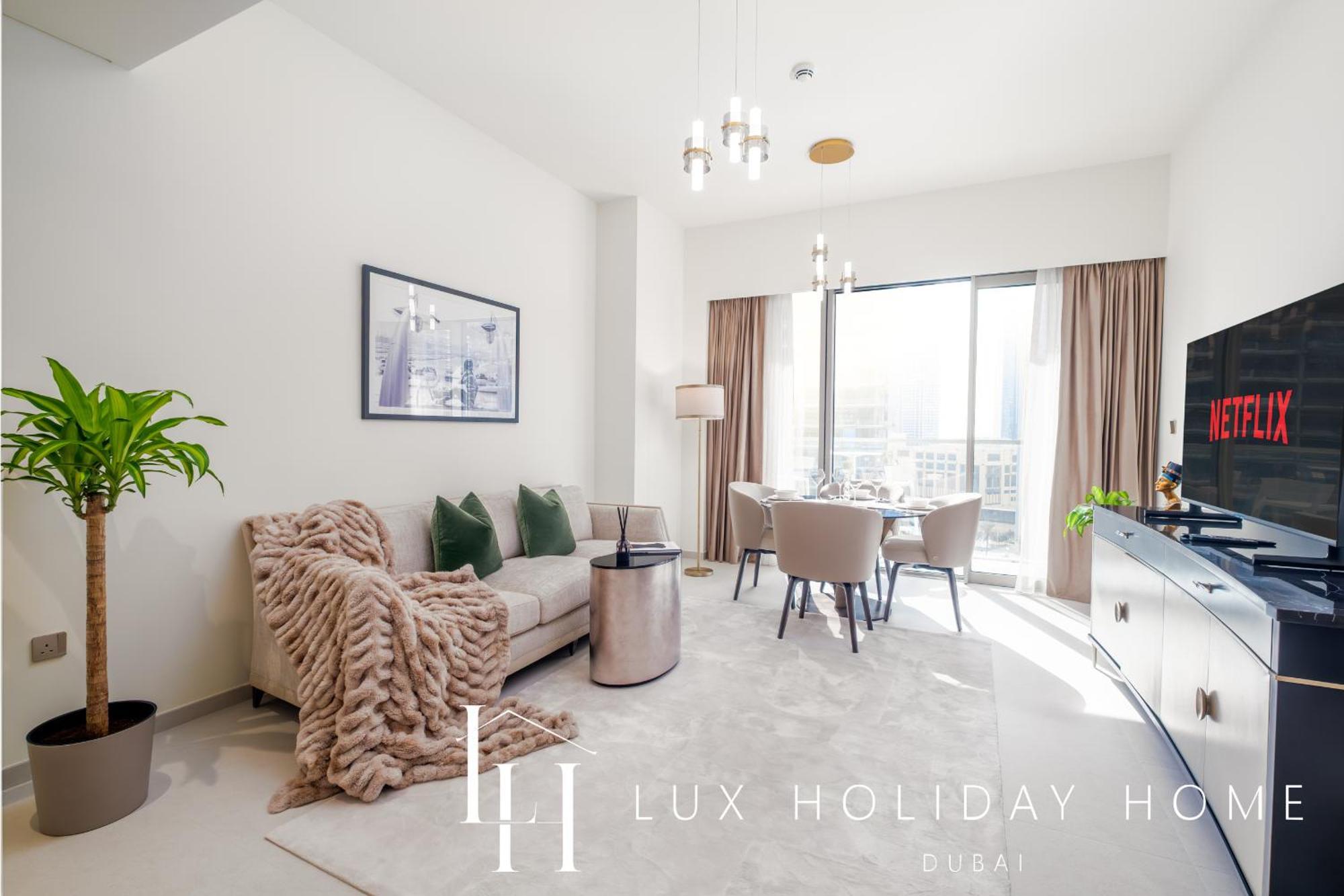 Lux The Grande Signature Skyline Dubai