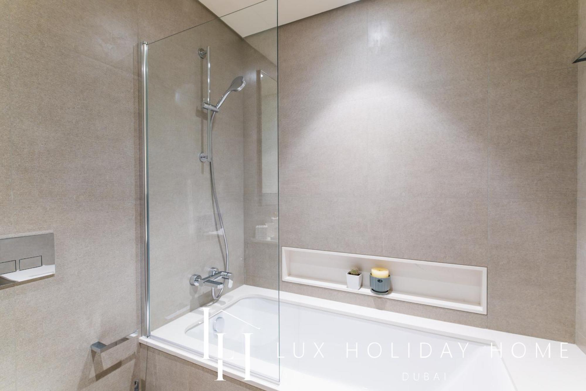 Lux The Grande Signature Skyline Apartment Dubai