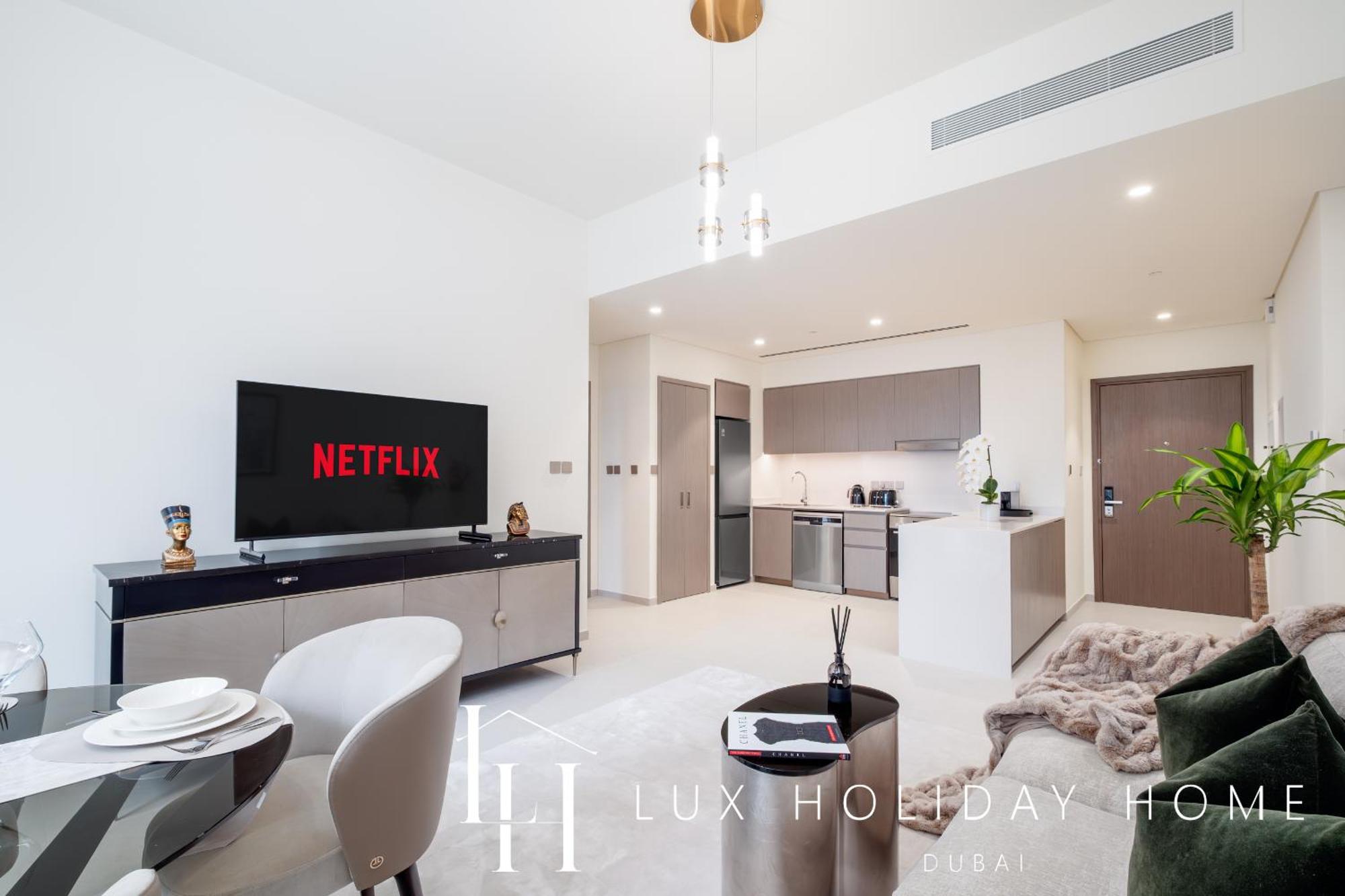 Lux The Grande Signature Skyline *