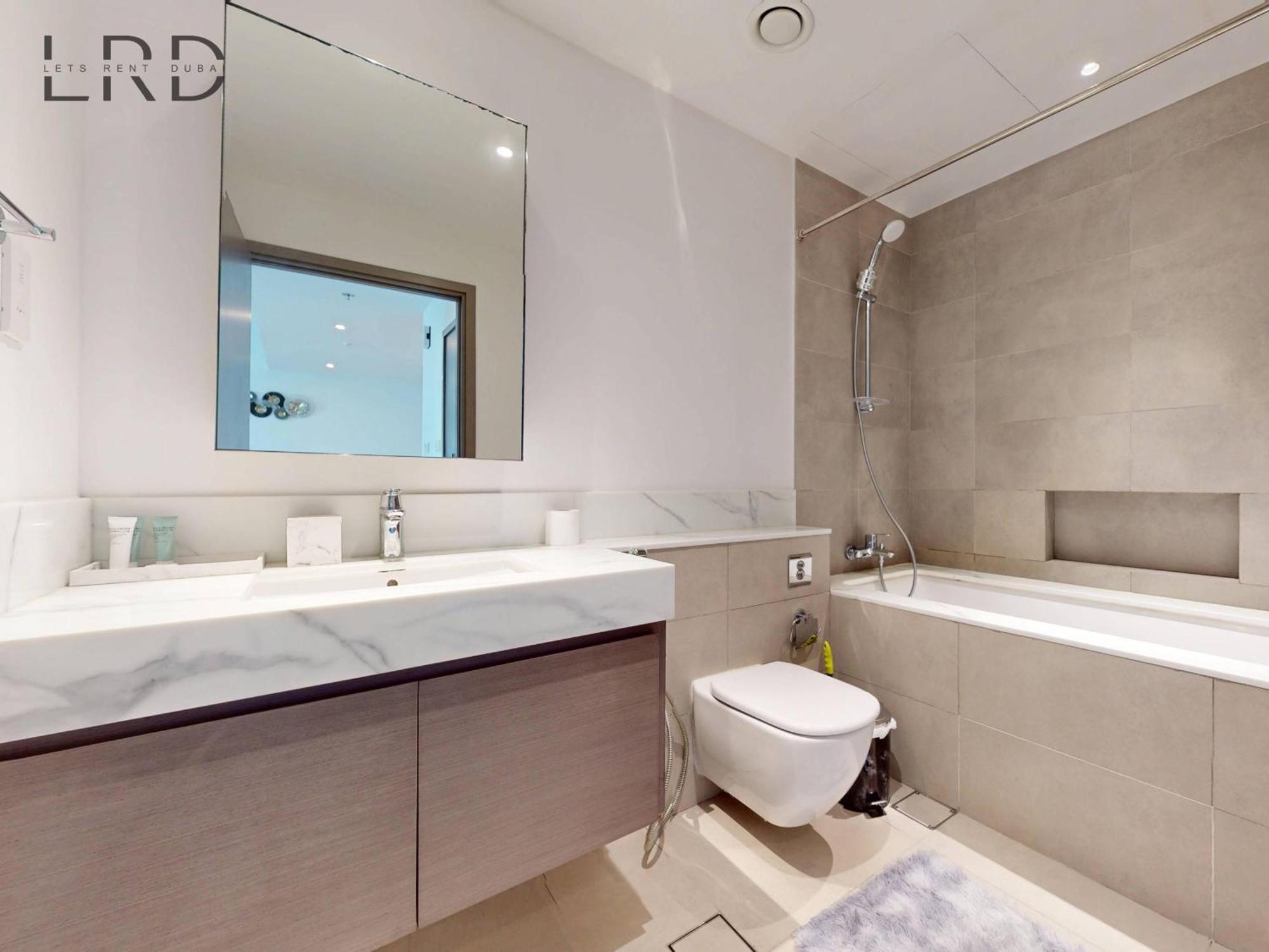 Luxurious 1br With Creek View Apartment