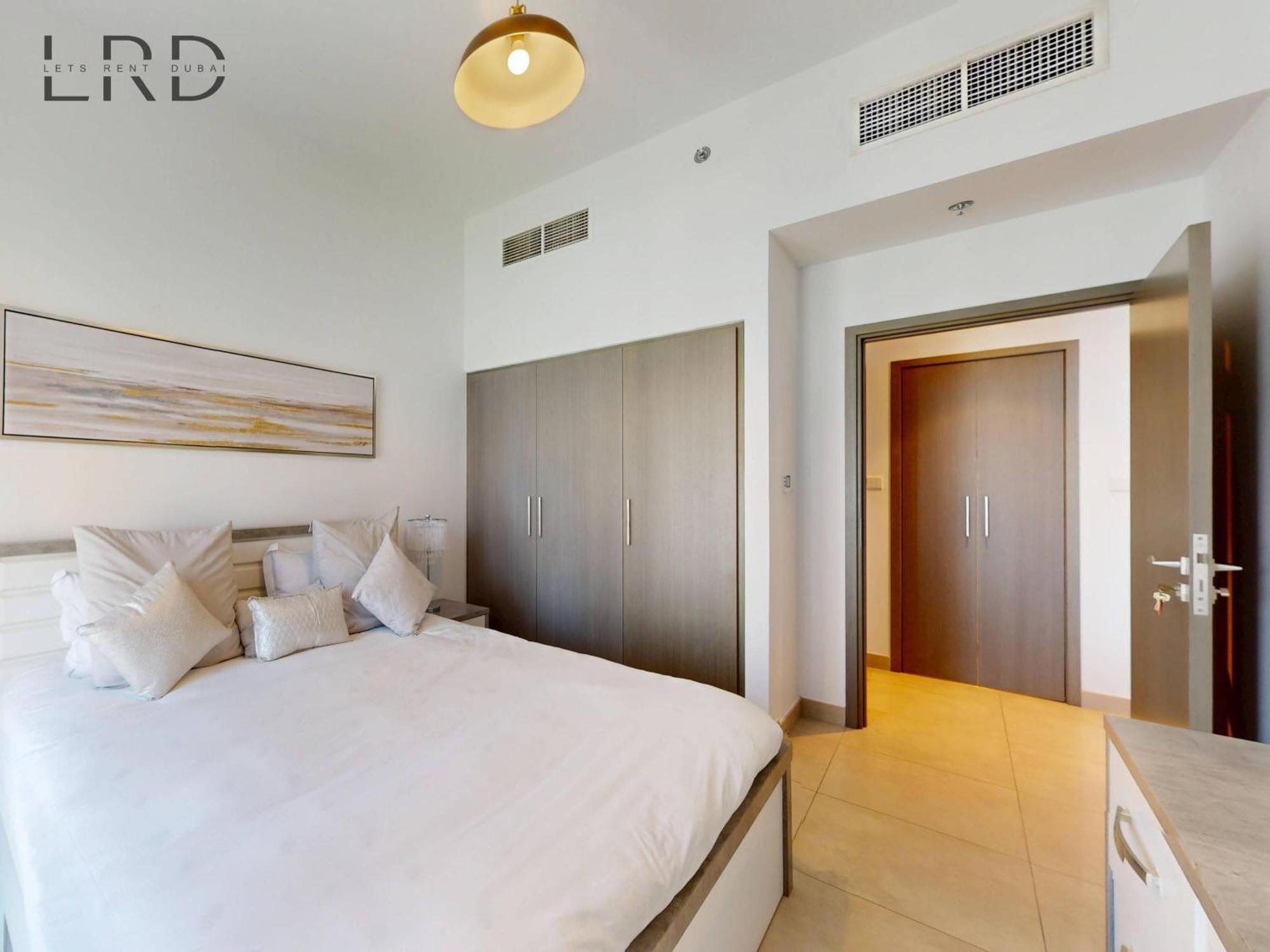 Luxurious 1br With Creek View Dubai