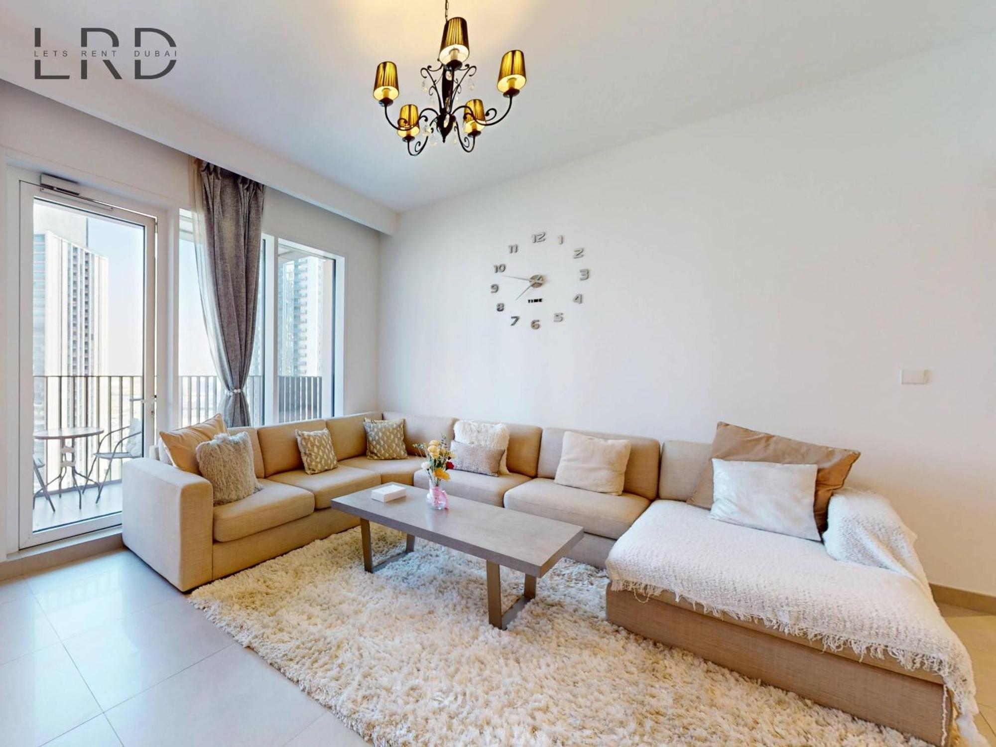 Luxurious 1br With Creek View Apartment