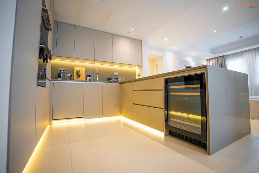 Apartment Bnbeyond's Luxury Vibe & Burj View