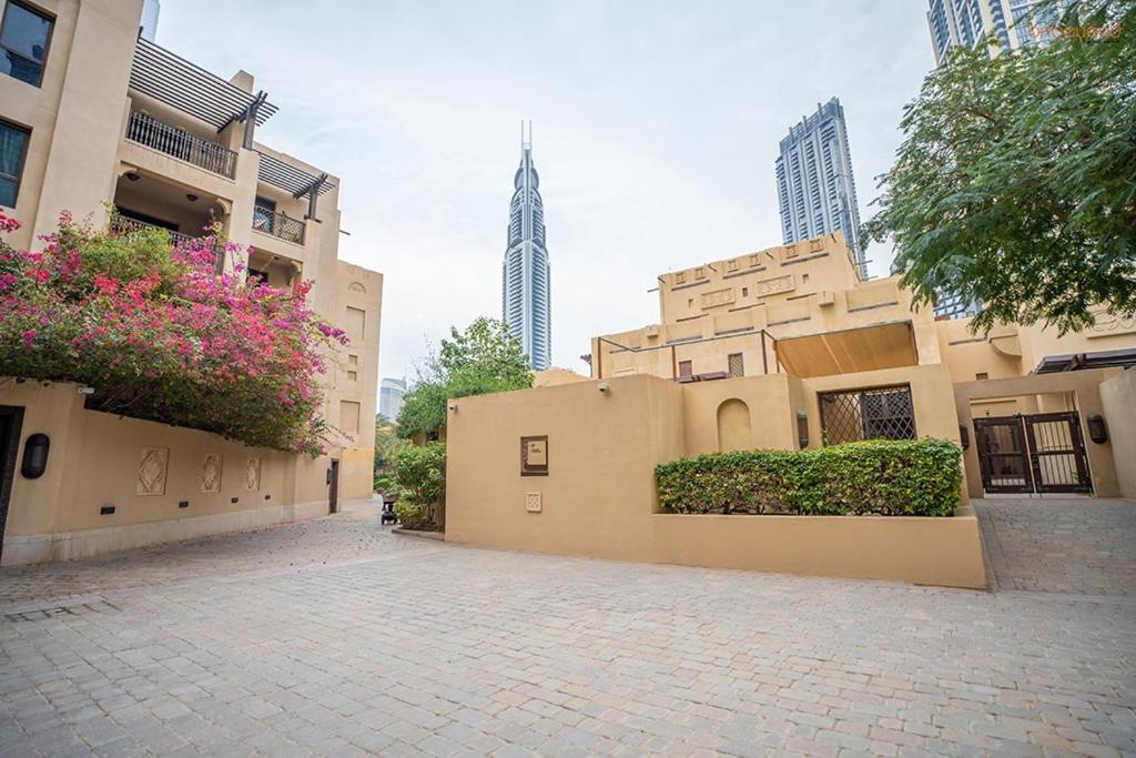 Bnbeyond's Luxury Vibe & Burj View Apartment *