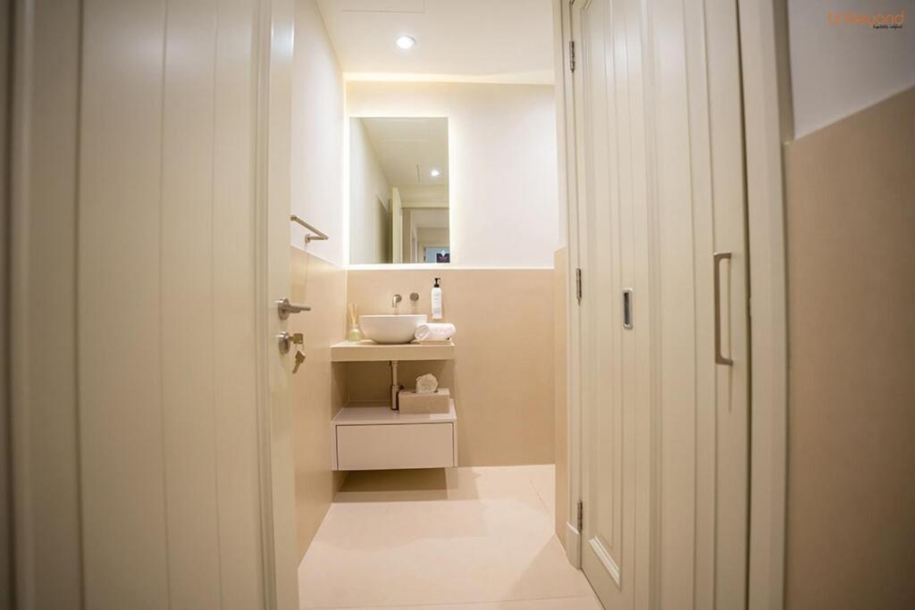 Bnbeyond's Luxury Vibe & Burj View Dubai