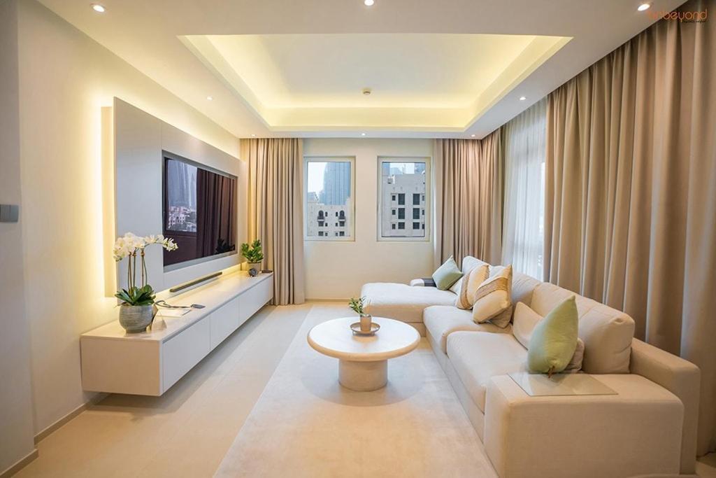 Bnbeyond's Luxury Vibe & Burj View Apartment *