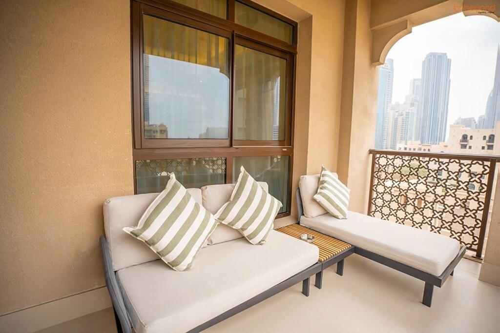 Bnbeyond's Luxury Vibe & Burj View Apartment Dubai