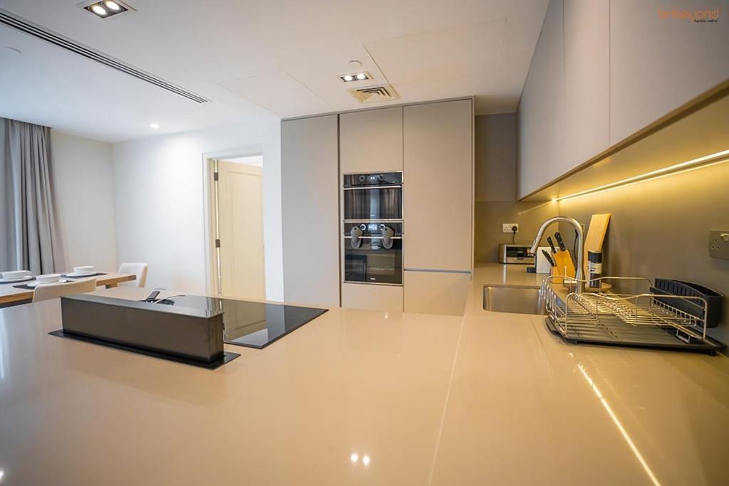 Bnbeyond's Luxury Vibe & Burj View Dubai