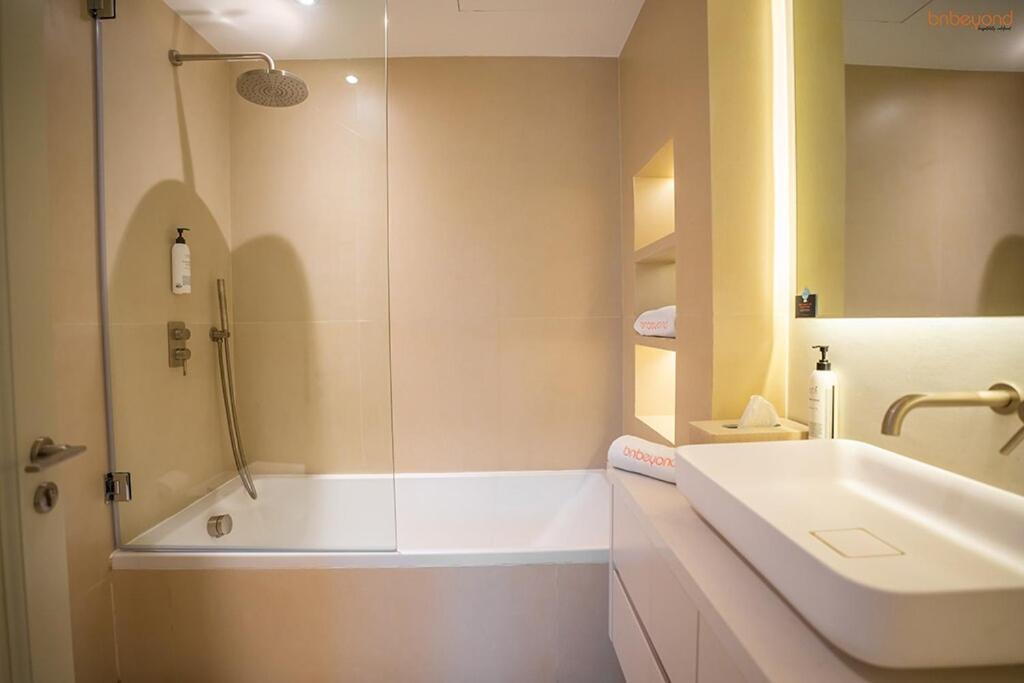 Bnbeyond's Luxury Vibe & Burj View