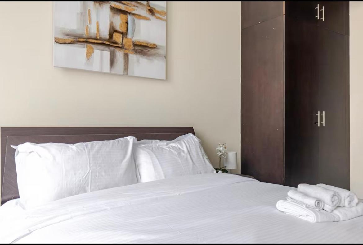 Luxury Marina Stunning Views & Rooftop Pool * Dubai