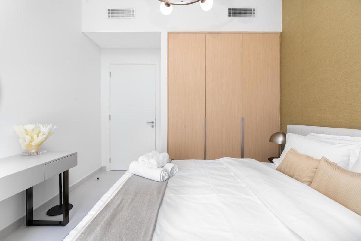 2br Burj Khalifa View & Access, Creek Dubai
