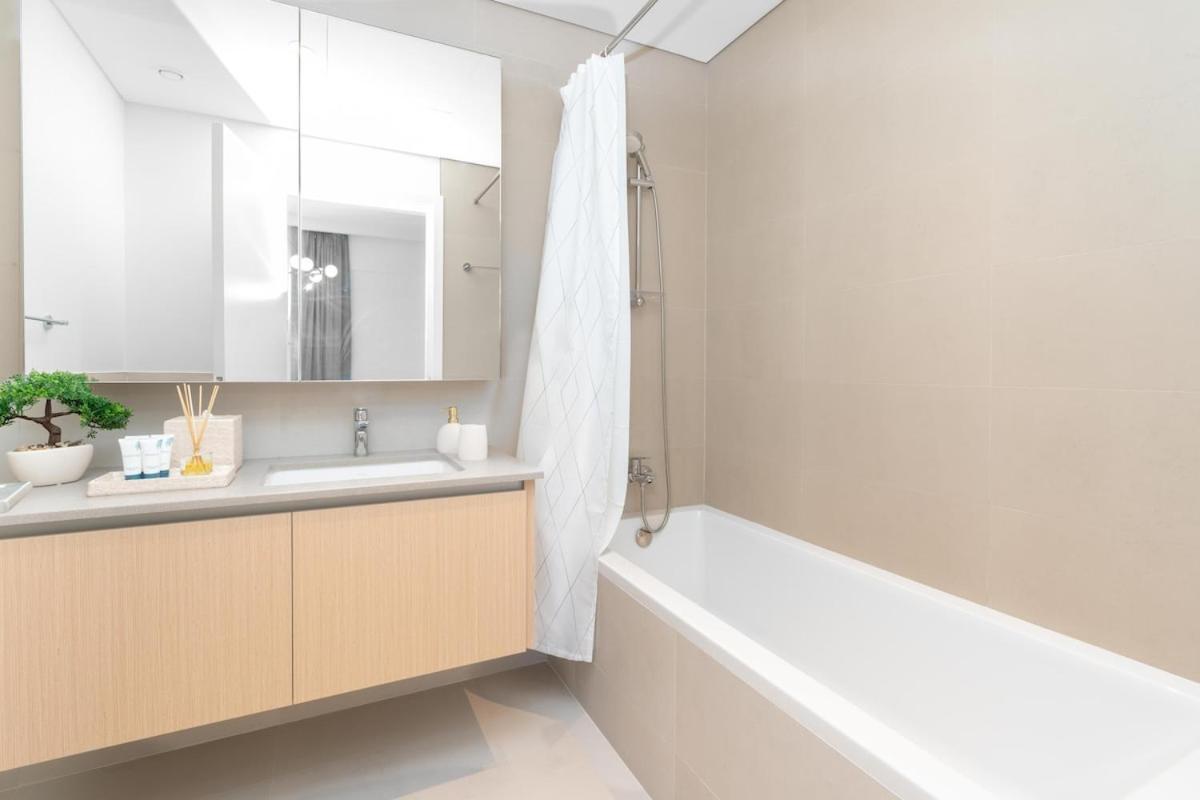 2br Burj Khalifa View & Access, Creek Dubai