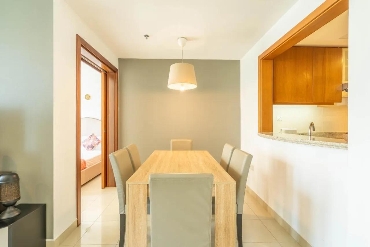 Apartment Luxury 1bed Steps Away From Burj Khalifa *