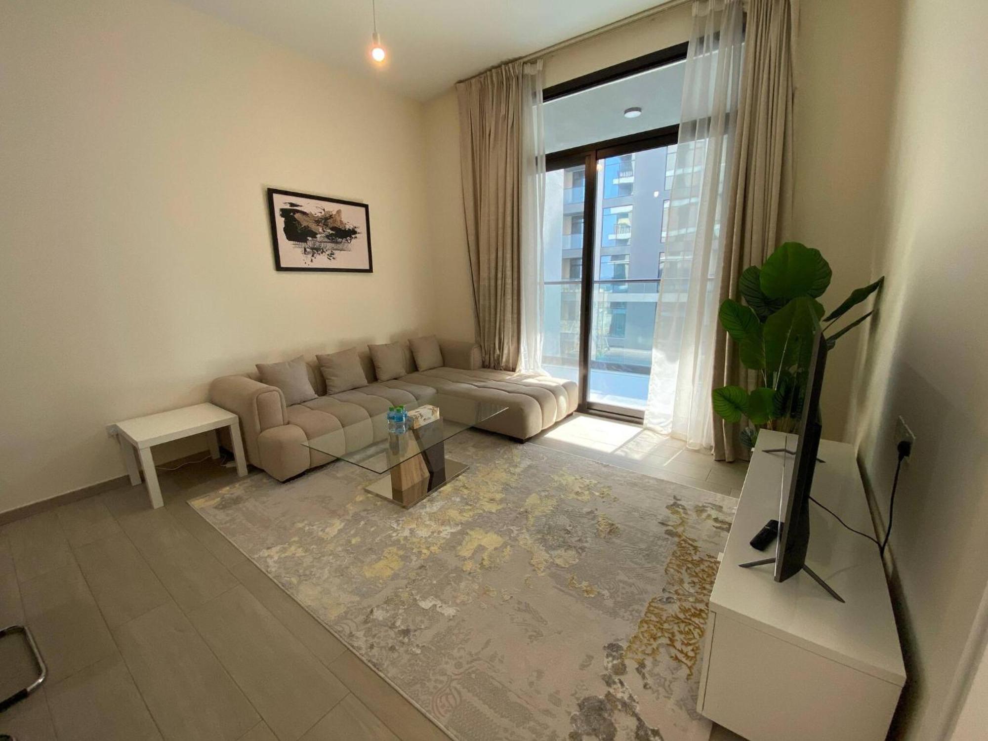 Well Furnished 1 Bedroom Apartment *
