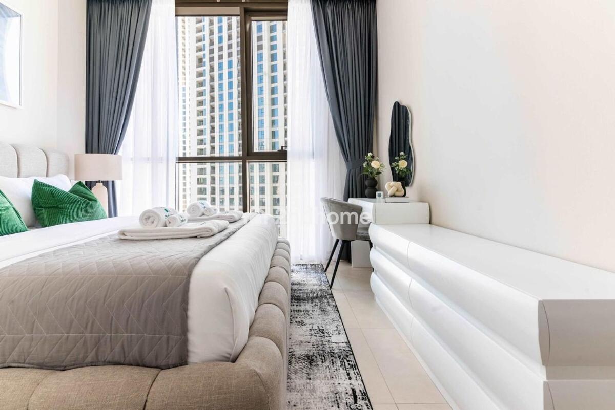 Luxurious Furnishing Direct Access To Mall Apartment *