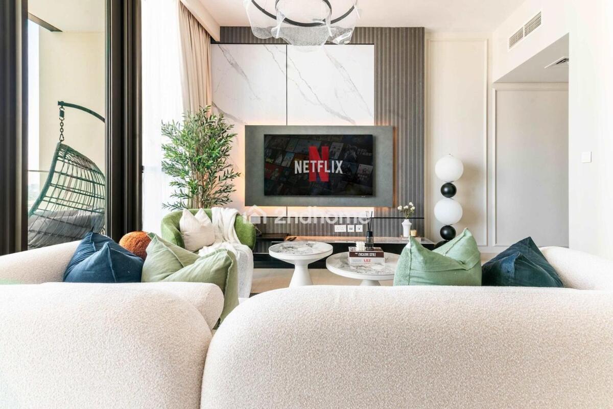 Luxurious Furnishing Direct Access To Mall