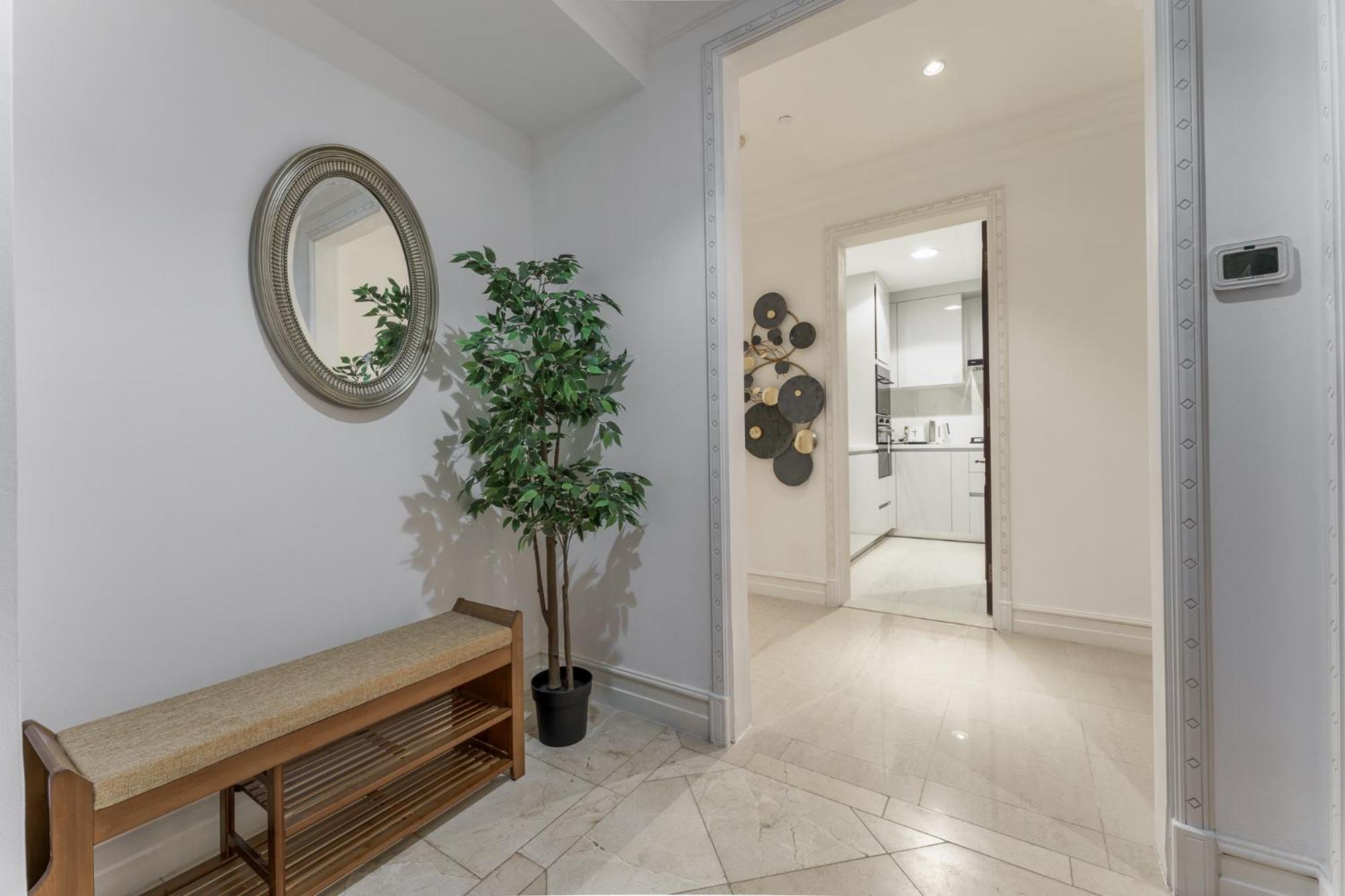 Astonishing Just A 2 Minutes Walk To Mall Daire *