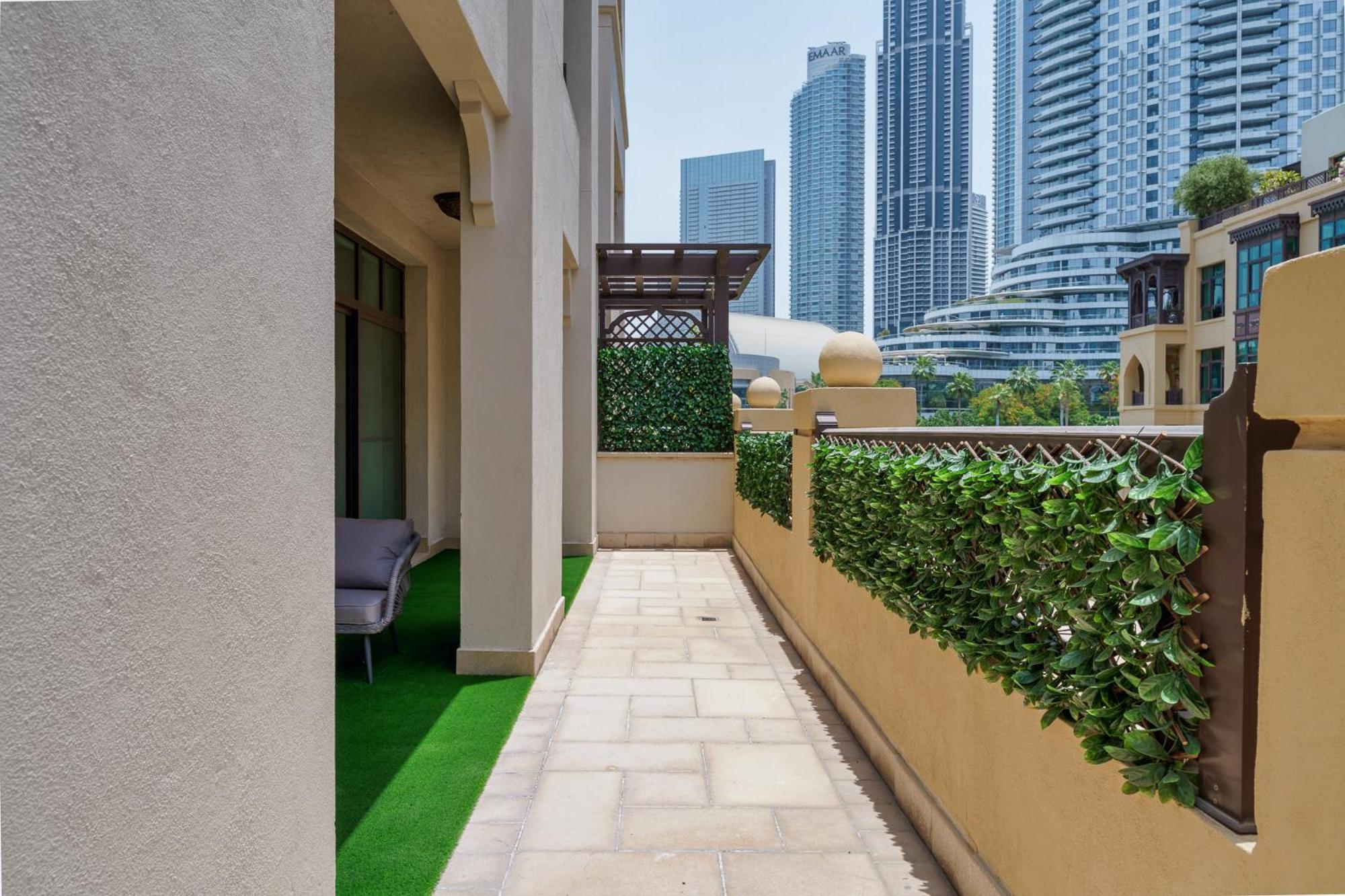 Astonishing Just A 2 Minutes Walk To Mall Daire Dubai