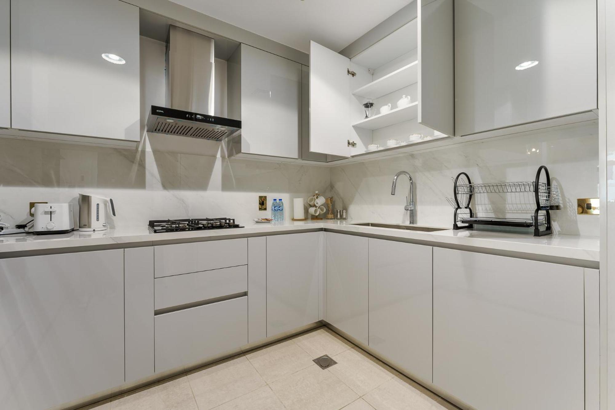 Astonishing Just A 2 Minutes Walk To Mall Daire *