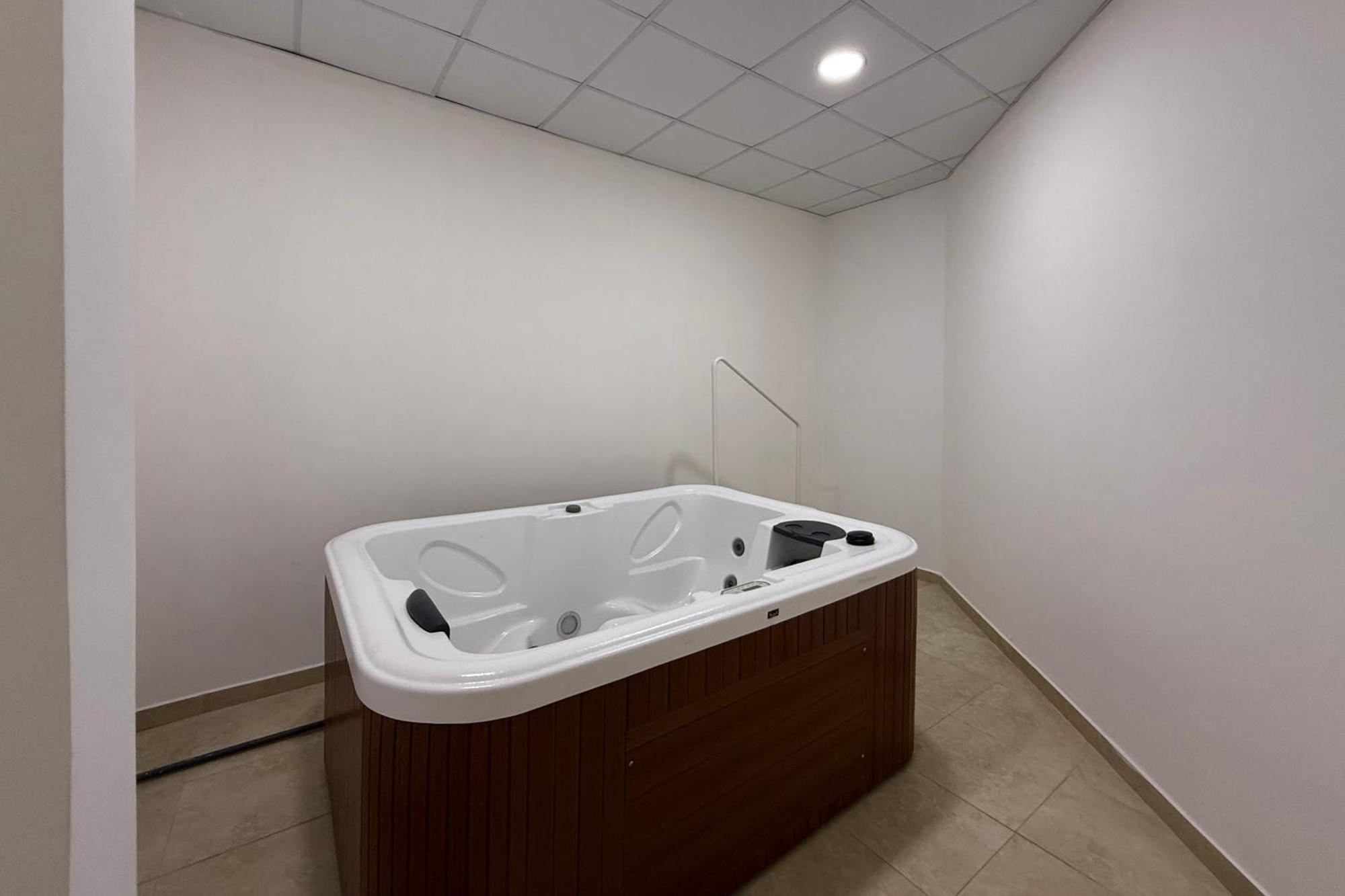 2-bedroom Apartmentjlt View, 8 Min To Metro Apartment Dubai