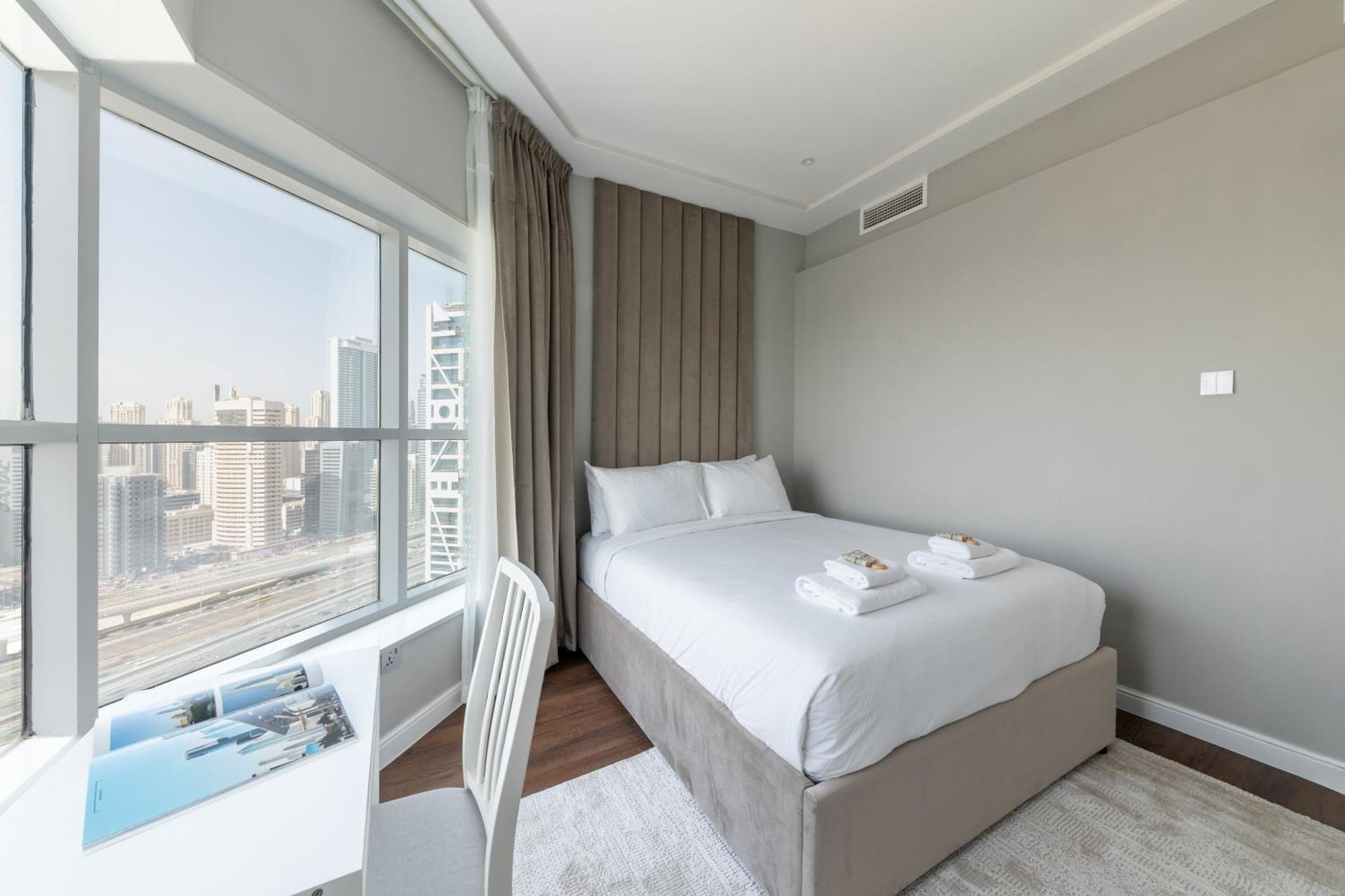 Apartment 2-bedroom Apartmentjlt View, 8 Min To Metro Dubai