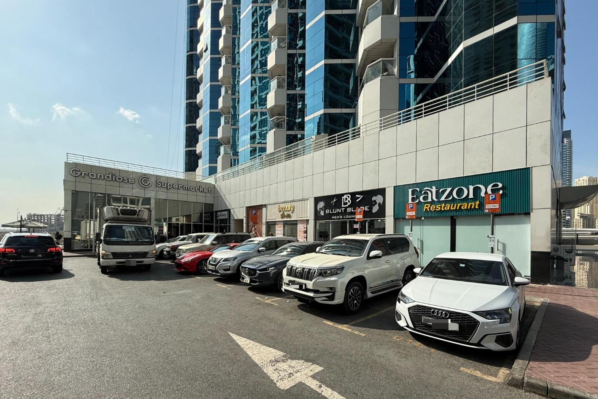 2-bedroom Apartmentjlt View, 8 Min To Metro Apartment