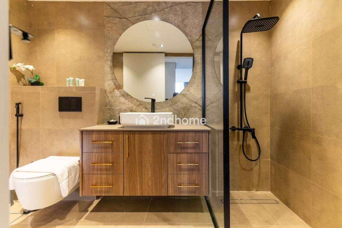 Stylish 2bedroom In Difc Newly Furnished Apartment *