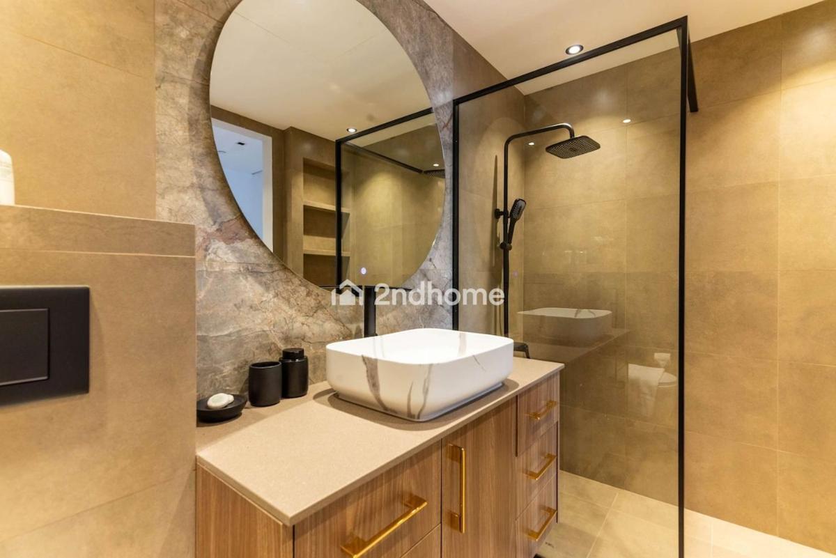 Stylish 2bedroom In Difc Newly Furnished